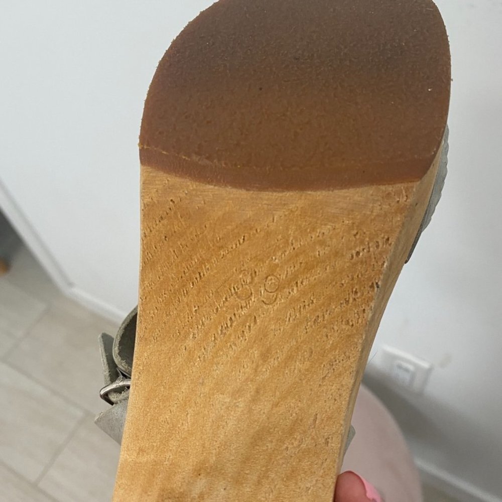 Toffel Gray Wooden Heel Sandals Size 8 - Picture 6 of 6